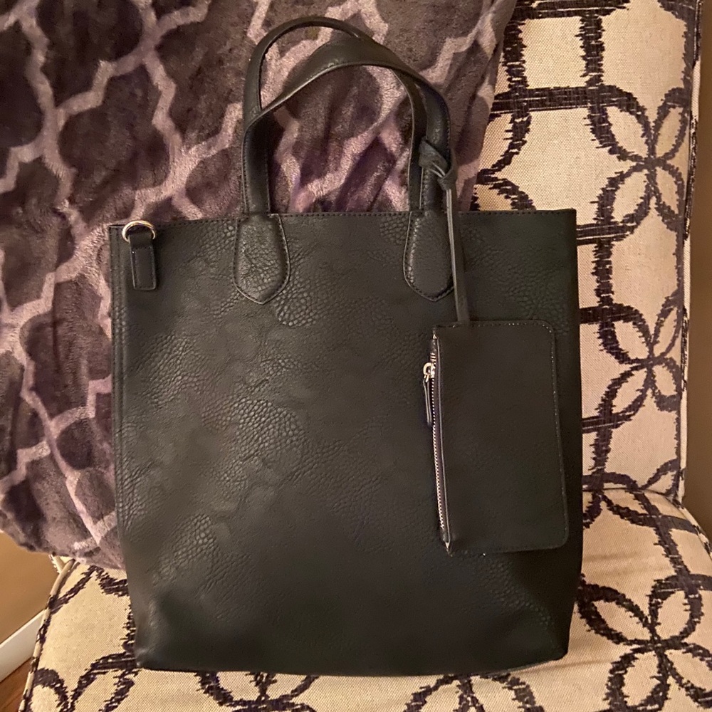 Reversible Tote w/ Detachable Pouch